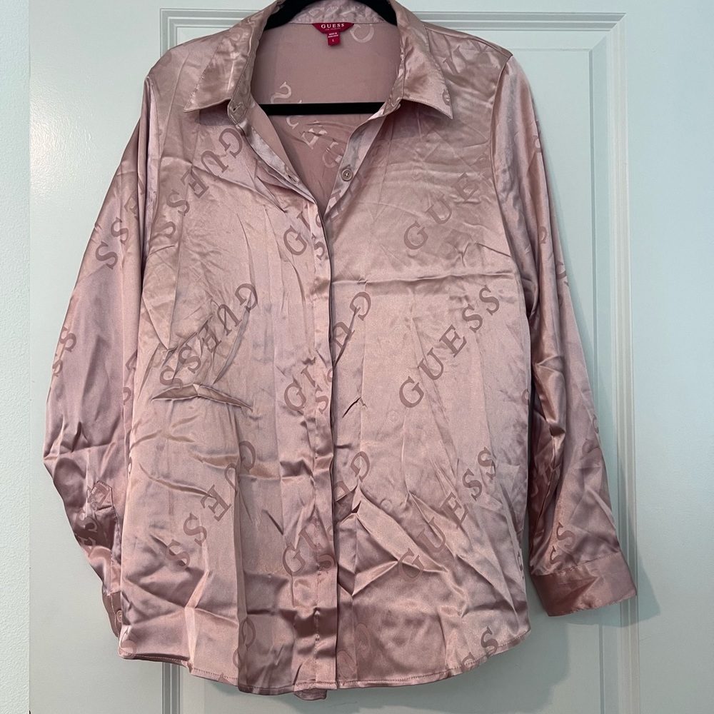 GUESS Satin Logo Button-Up Jacket in Dusty Pink